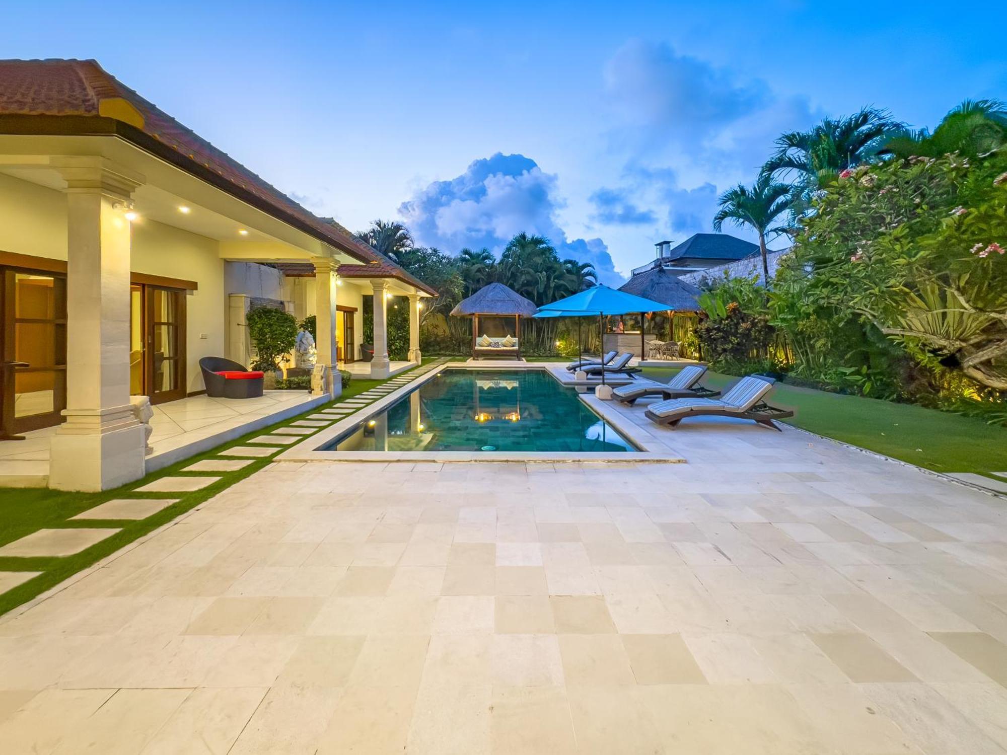 Villa Bugis Drupadi Seminyak Szoba fotó